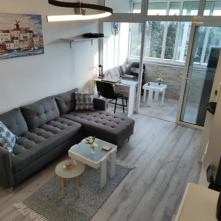 With Garage Apartment *